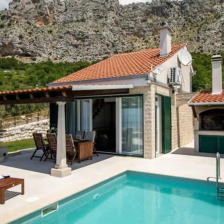 House Olive 3 **** * Jesenice
